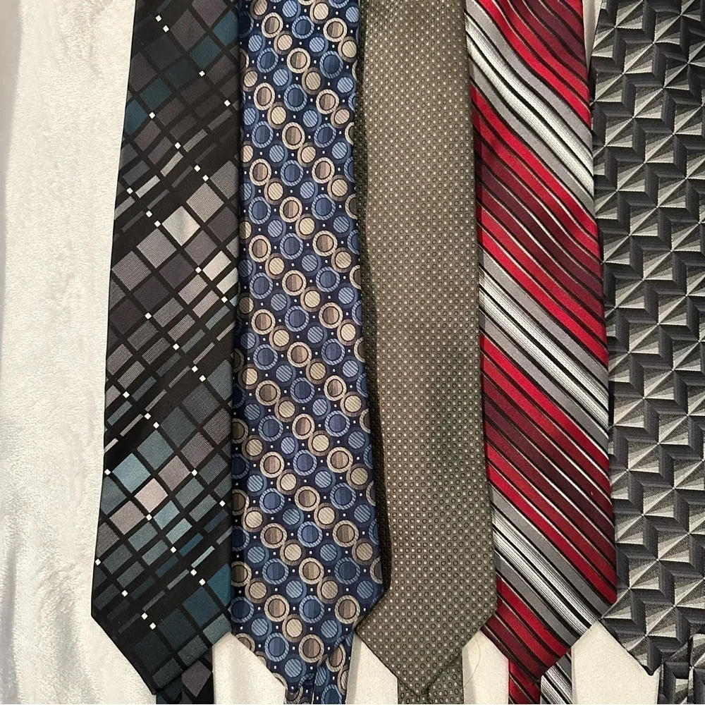 Mixed Lot of 12 Men’s Neck Ties Dept store brands Reaction, Van Heusen, Apt 9,